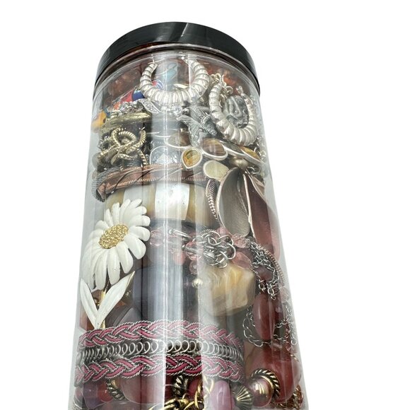 Mystery Jewelry Jar #1040 Wearable Quality Pieces 2lbs Necklace Bracelet Earring - Picture 3 of 4